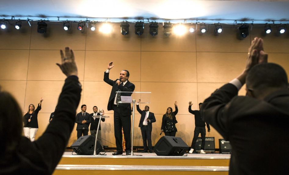 Cristãos evangélicos: Uma nova e poderosa força na crise política do Brasil, destaca o Washington Post