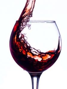 O que a ciência diz sobre a crença de que o vinho tinto faz bem à saúde