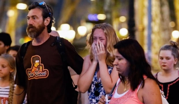 Cristãos se unem em oração após ataque em Barcelona: `Há esperança no Príncipe da Paz´