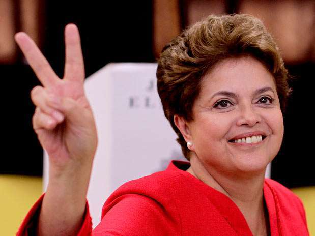 Dilma Rousseff é reeleita e garante quarto mandato presidencial ao PT