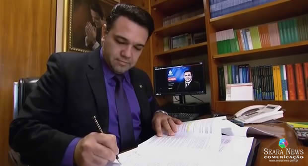 Marco Feliciano - de engraxate a um dos deputados federais mais votados