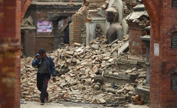 Pastor nepalês descreve cenário pós-terromoto e clama por ajuda