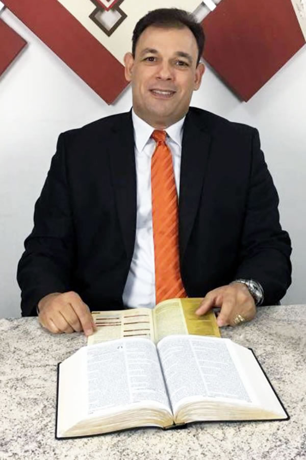 Pastor Cesar Roza fala sobre o perfil da líder cristão